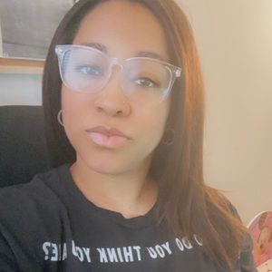 Meet your Posher, Nakia